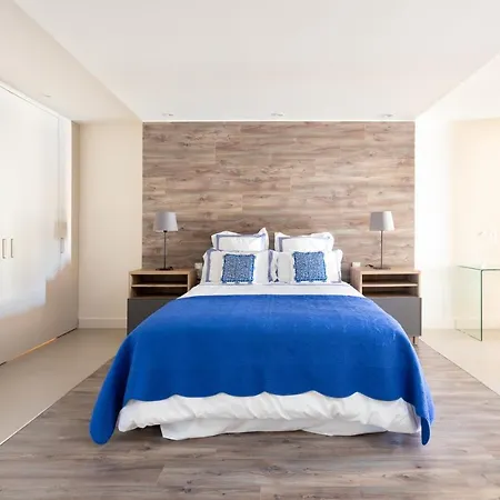 & Loft 2h Deluxe Edition